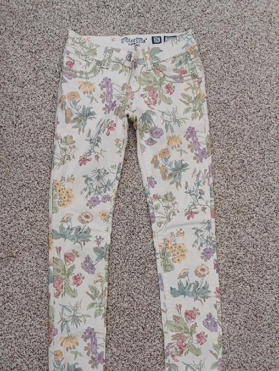 Miss Me Denim - Miss Me Floral Print Skinny Jeans - Cream Background Size 26
